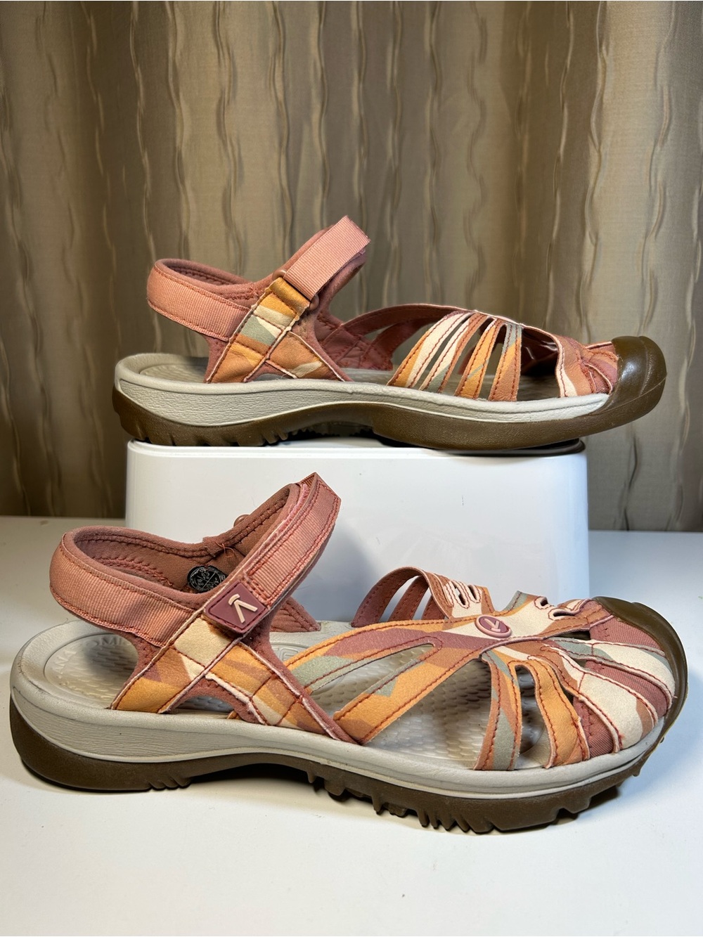 Keen Rose Women's 8.5 Peach Cream Tan Multicolor Closed Toe Strappy Sandal - Picture 6 of 16